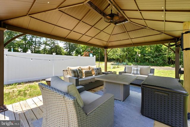 975 LINDSEY DR, Deptford, NJ 08096