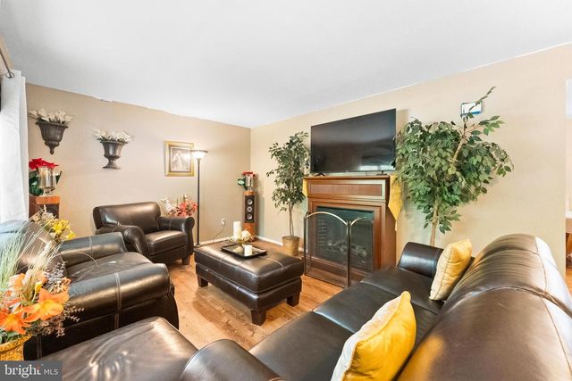 975 LINDSEY DR, Deptford, NJ 08096