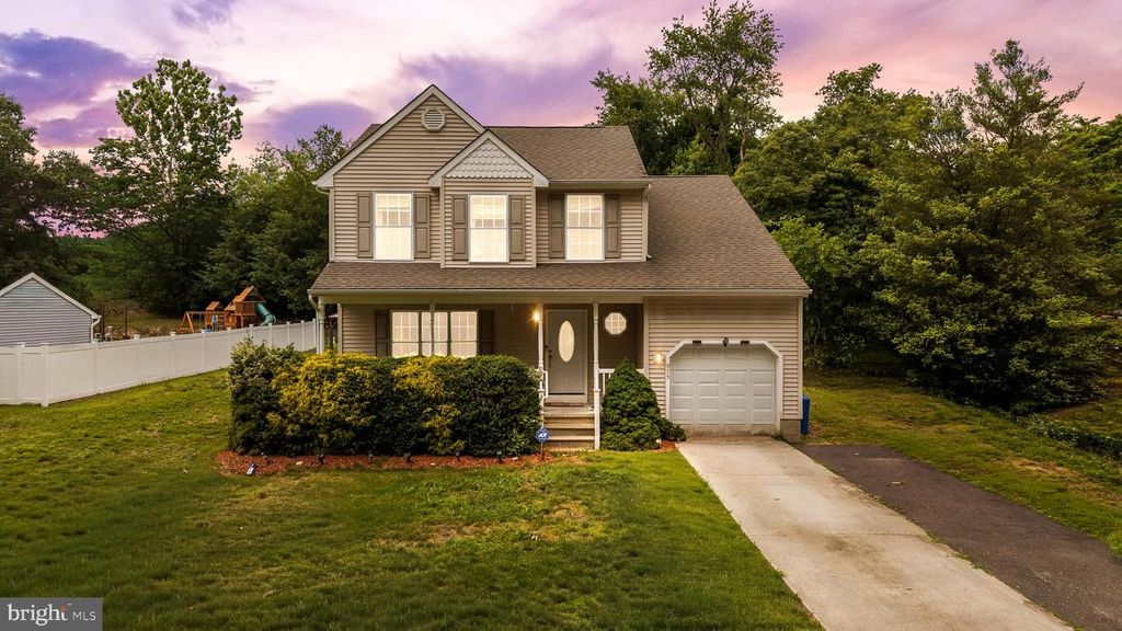 975 LINDSEY DR, Deptford, NJ 08096
