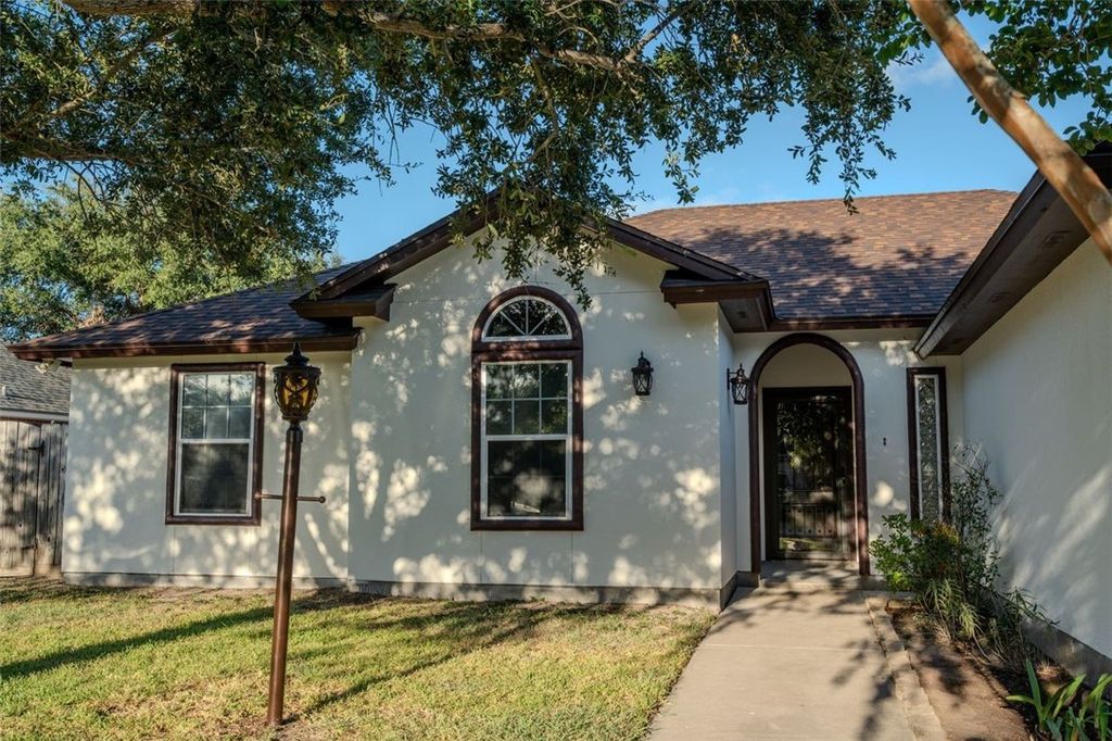 3110 Santa Cruz Dr, Corpus Christi, TX 78414 — photo 2