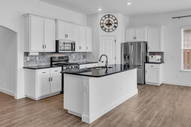 2121 Tallgrass Terrace, Centerton, AR 72719