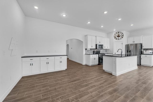 2121 Tallgrass Terrace, Centerton, AR 72719