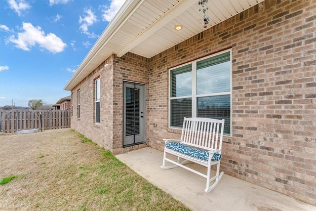 2121 Tallgrass Terrace, Centerton, AR 72719