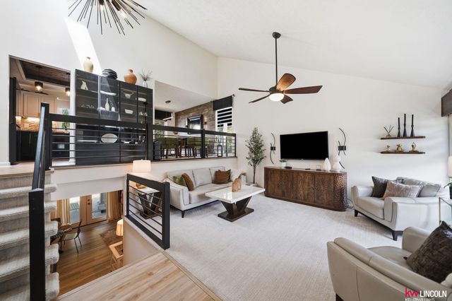 17010 Holmes Circle, Omaha, NE 68135