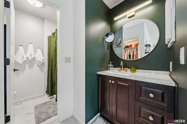 17010 Holmes Circle, Omaha, NE 68135