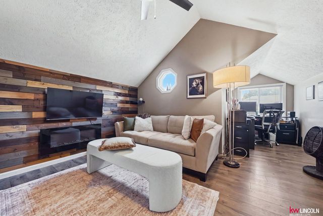17010 Holmes Circle, Omaha, NE 68135