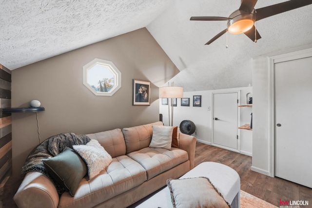 17010 Holmes Circle, Omaha, NE 68135