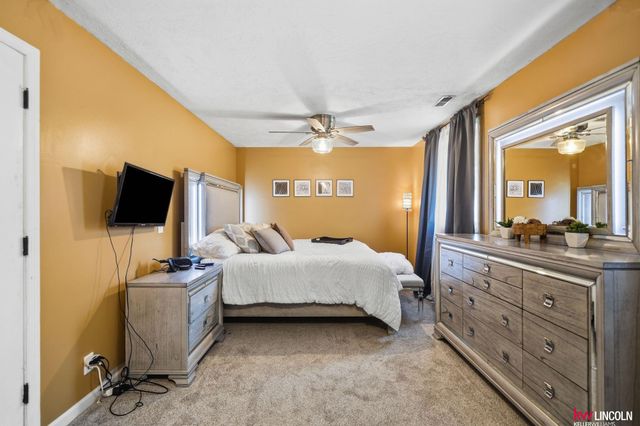17010 Holmes Circle, Omaha, NE 68135