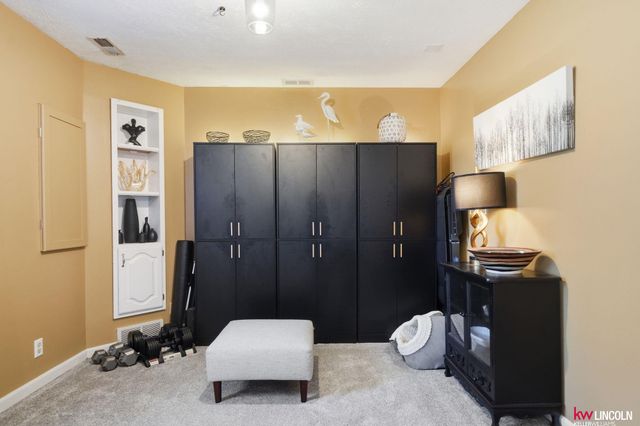 17010 Holmes Circle, Omaha, NE 68135