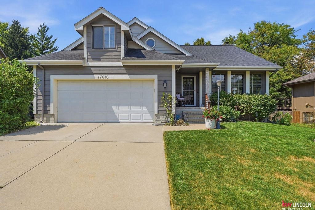17010 Holmes Circle, Omaha, NE 68135