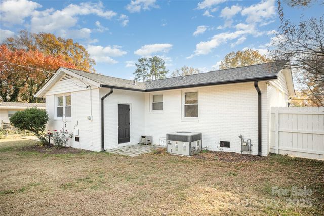 319 Scaleybark Drive, Charlotte, NC 28209