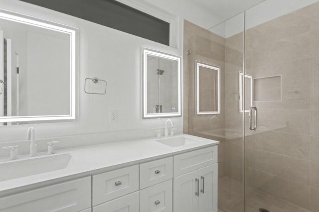 203 Danna Lane A, Houston, TX 77009