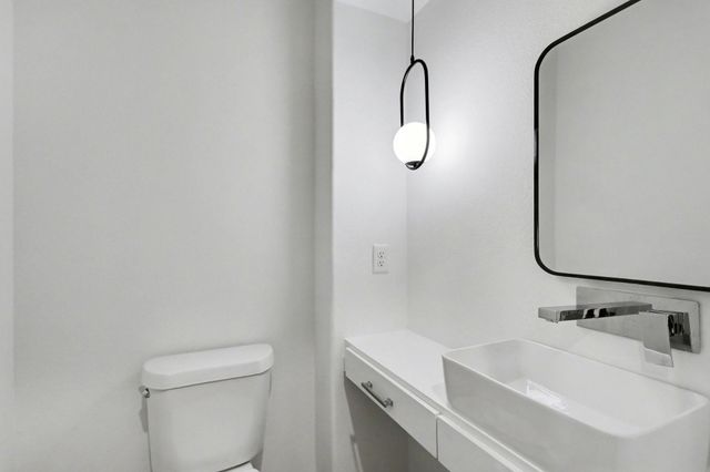 203 Danna Lane A, Houston, TX 77009