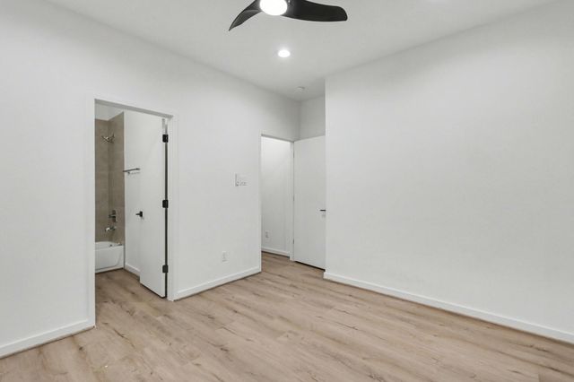 203 Danna Lane A, Houston, TX 77009