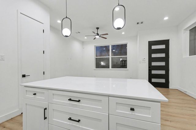 203 Danna Lane A, Houston, TX 77009