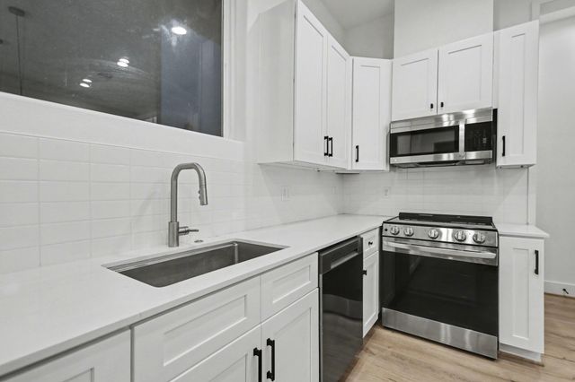 203 Danna Lane A, Houston, TX 77009