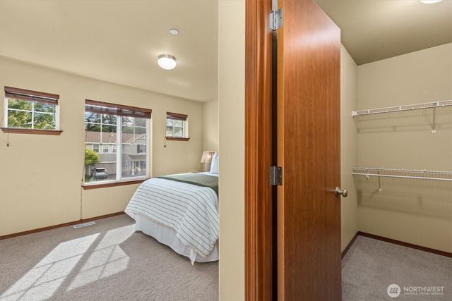1190 Swan Loop, Dupont, WA 98327