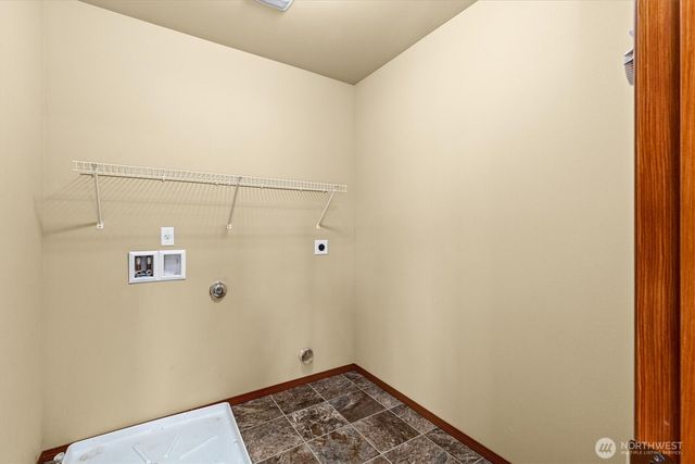 1190 Swan Loop, Dupont, WA 98327