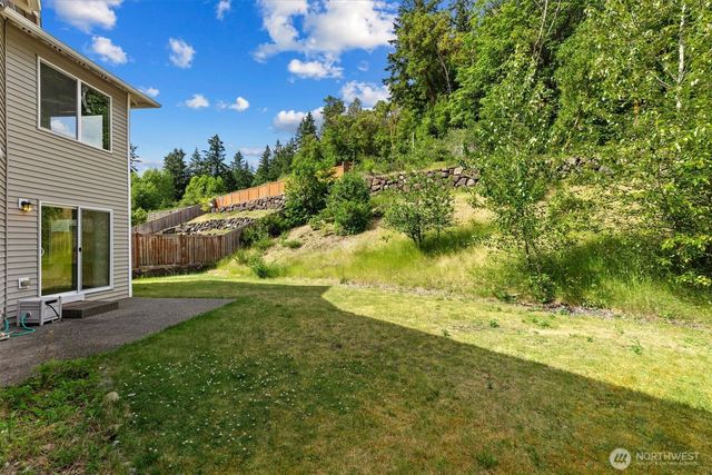 1190 Swan Loop, Dupont, WA 98327