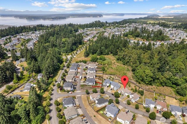1190 Swan Loop, Dupont, WA 98327