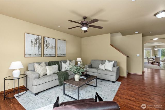 1190 Swan Loop, Dupont, WA 98327