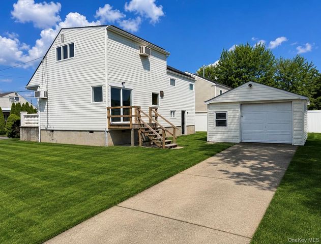 49 Noble Street, North Babylon, NY 11703