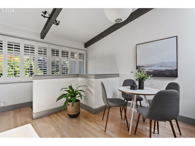 6780 Sw DOVER St, Portland, OR 97225