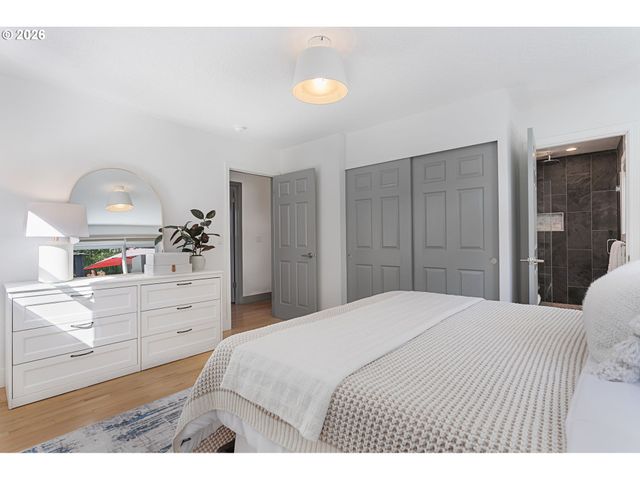 6780 Sw DOVER St, Portland, OR 97225