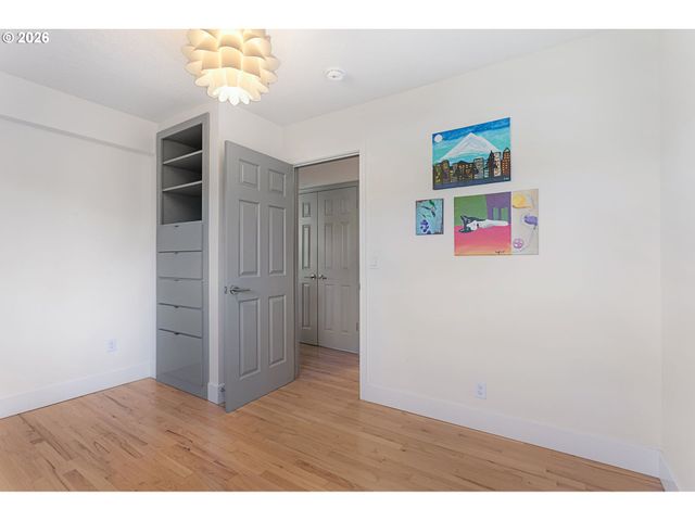 6780 Sw DOVER St, Portland, OR 97225