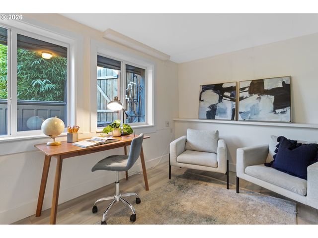 6780 Sw DOVER St, Portland, OR 97225