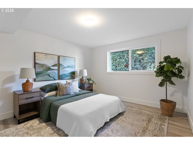 6780 Sw DOVER St, Portland, OR 97225