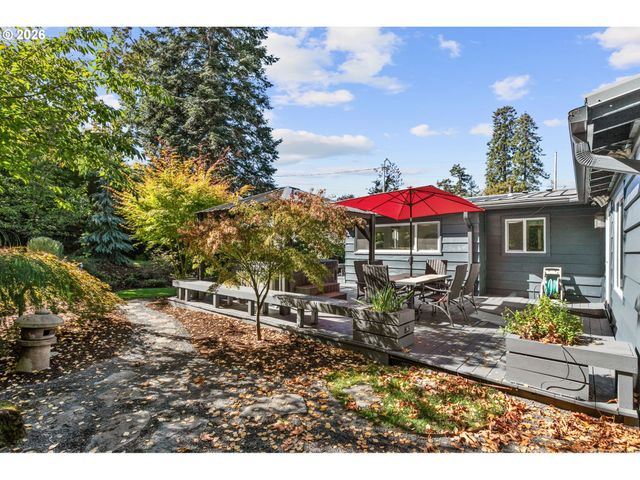 6780 Sw DOVER St, Portland, OR 97225