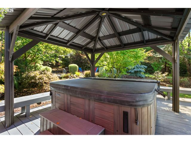 6780 Sw DOVER St, Portland, OR 97225