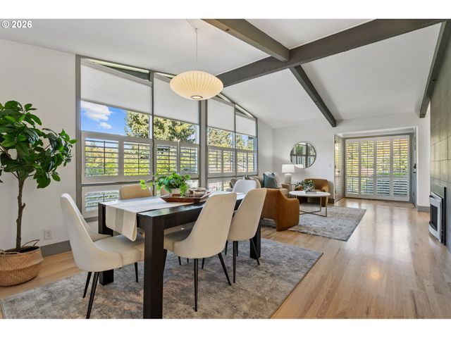 6780 Sw DOVER St, Portland, OR 97225