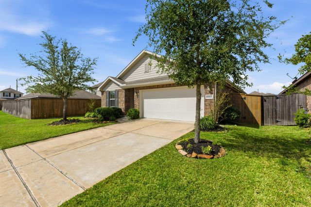 8811 Beacon Mill Drive, Cypress, TX 77433