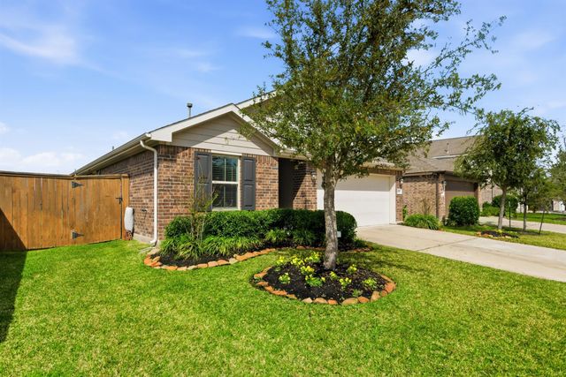 8811 Beacon Mill Drive, Cypress, TX 77433