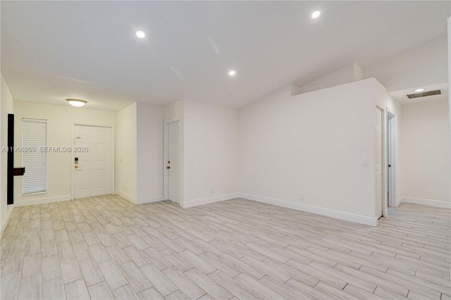 1121 Golden Cane Dr, Weston, FL 33327