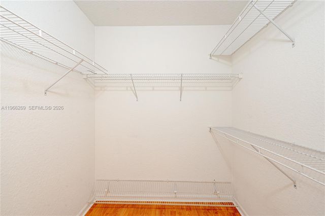 1121 Golden Cane Dr, Weston, FL 33327