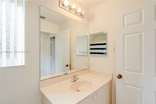 1121 Golden Cane Dr, Weston, FL 33327