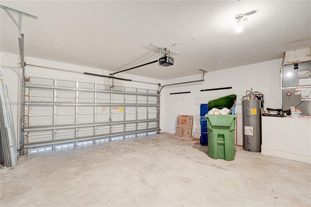 1121 Golden Cane Dr, Weston, FL 33327