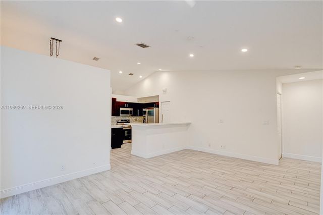 1121 Golden Cane Dr, Weston, FL 33327