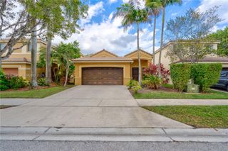 1121 Golden Cane Dr, Weston, FL 33327