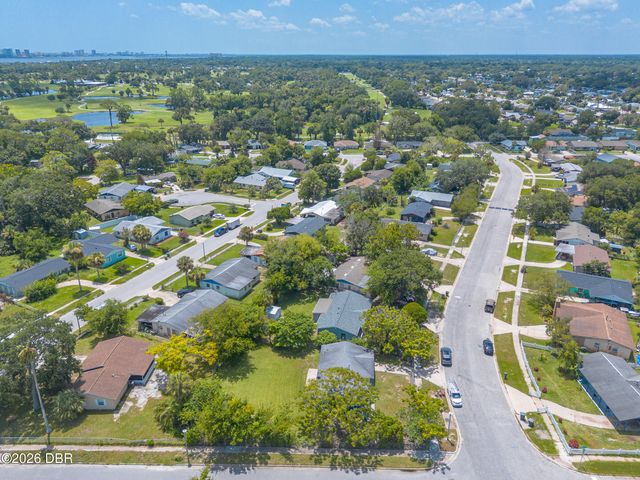 901 Lockhart Street, Daytona Beach, FL 32114