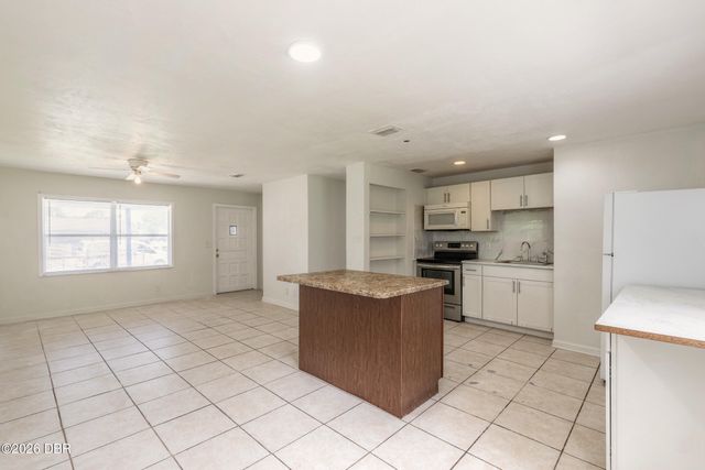 901 Lockhart Street, Daytona Beach, FL 32114