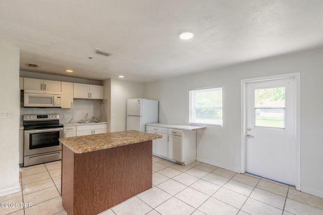 901 Lockhart Street, Daytona Beach, FL 32114