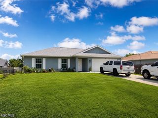 1423 NW 19th ST, Cape Coral, FL 33993