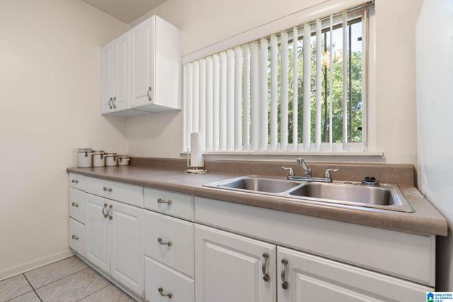 5607 AVENUE E, Fairfield, AL 35064