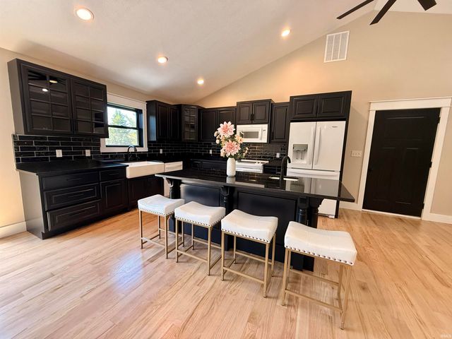 125 Bennett Road, Bedford, IN 47421