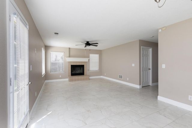 953 E Buckhill Road, Fresno, CA 93720