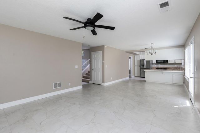 953 E Buckhill Road, Fresno, CA 93720